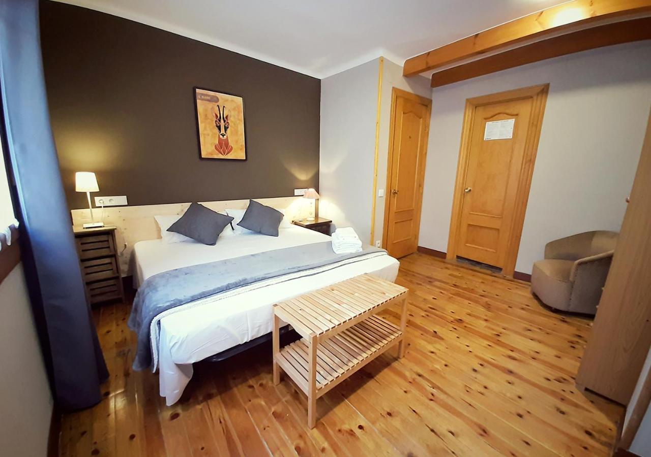 Hostal Fonda Prat Puigcerdà Екстериор снимка