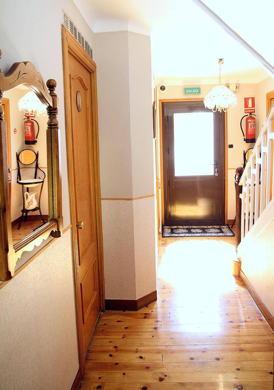 Hostal Fonda Prat Puigcerdà Екстериор снимка